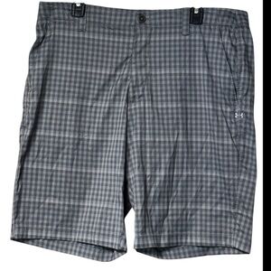 Like new! Under Armour Men’s Shorts SZ 38 Gray Check